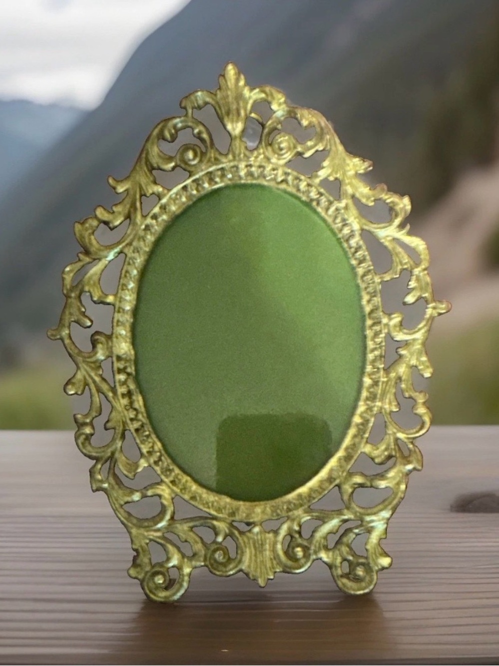 Vintage Ornate Green and Gold Decorative Oval Frame 3x4